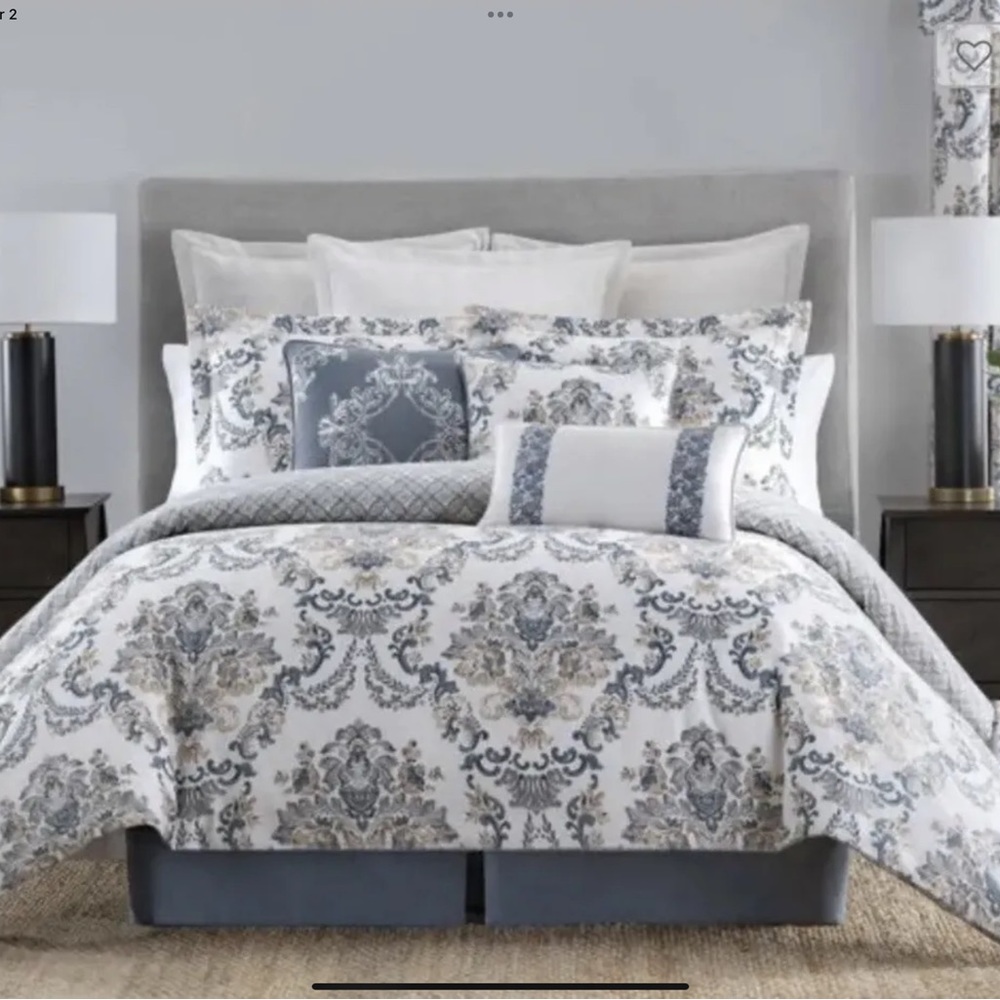 Rose Tree Jillian Azul Quilted 100% Cotton Euro Sham 26”x26” Off White New